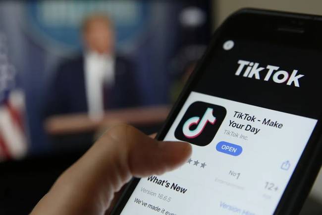 How TikTok is Revolutionizing Social Media Marketing 